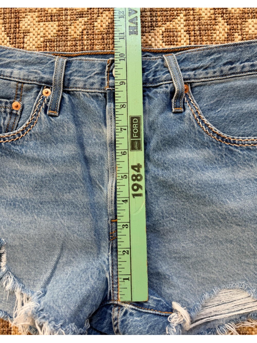 Levi's 501 Womens Cut Off Denim Shorts Sz 29 (30.5) Distressed Button Fly EC - Picture 13 of 15
